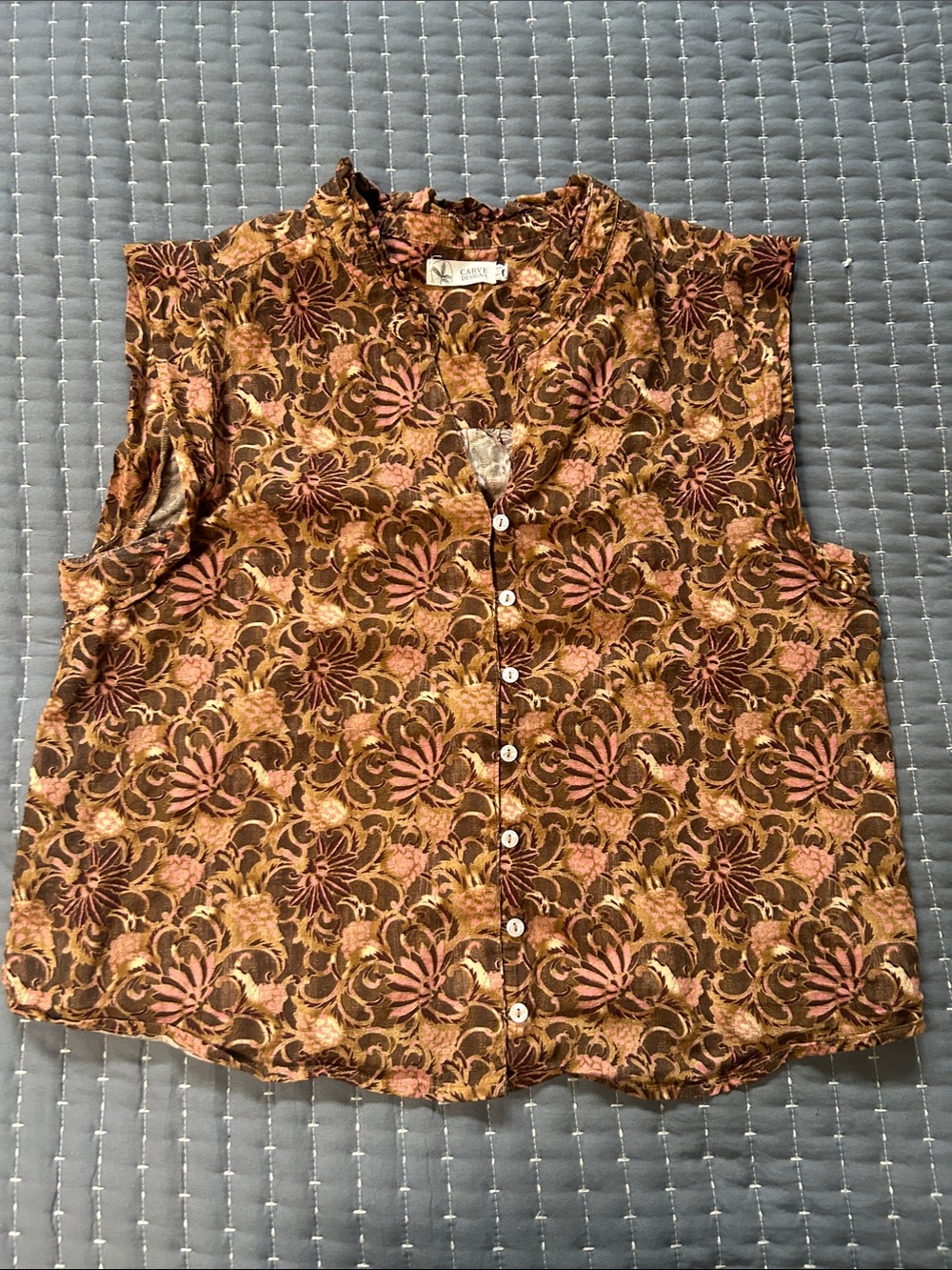 Carve Designs Floral Sleeveless Button Blouse in Brown and Pink